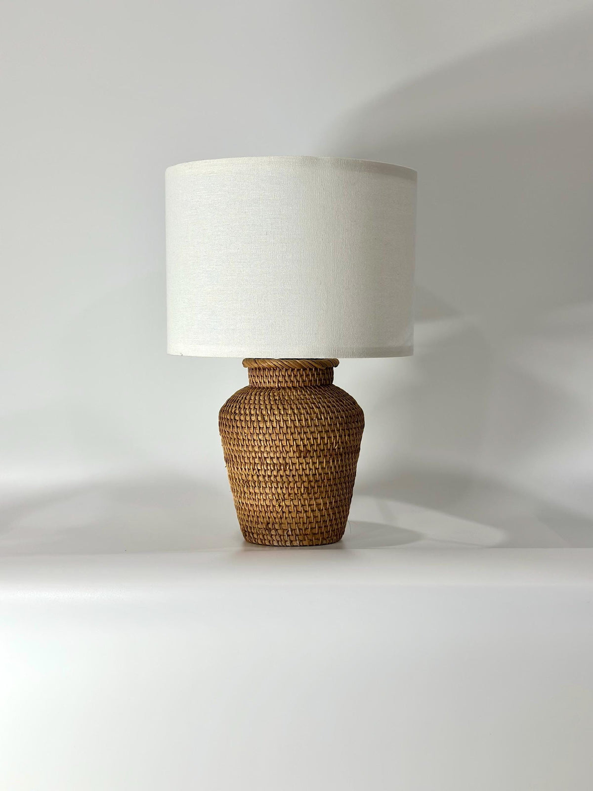 Handwoven Rattan Table Lamp with Warm Ambient Light – Handmade Natural Wicker Lamp, Timeless Cozy Decor