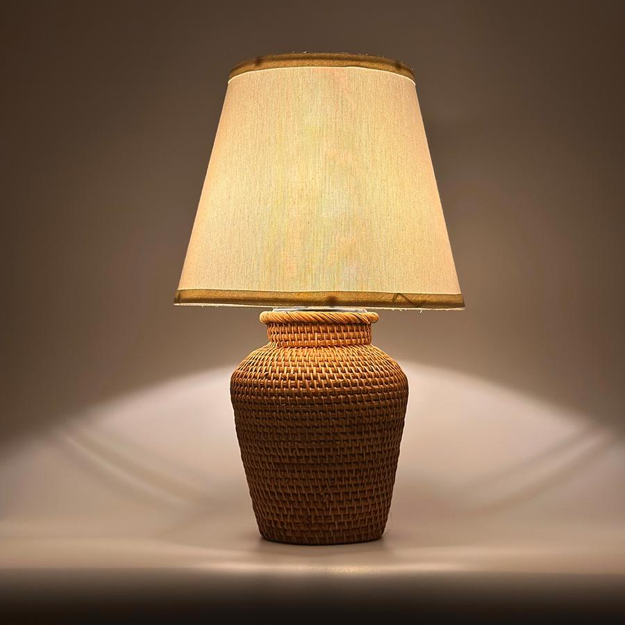 Handwoven Rattan Table Lamp with Warm Ambient Light – Handmade Natural Wicker Lamp, Timeless Cozy Decor