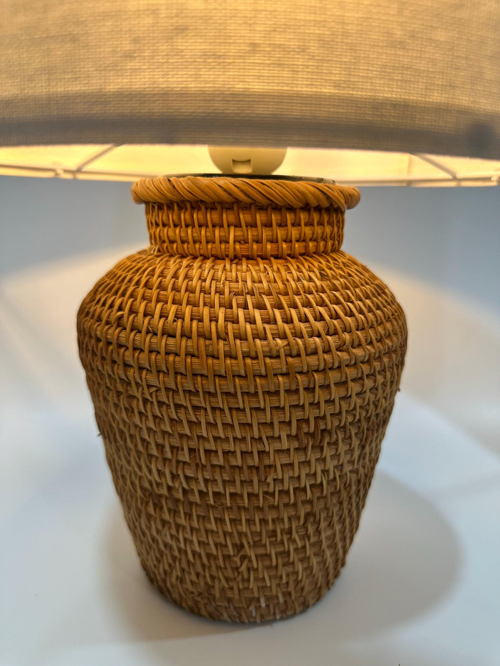 Handwoven Rattan Table Lamp with Warm Ambient Light – Handmade Natural Wicker Lamp, Timeless Cozy Decor