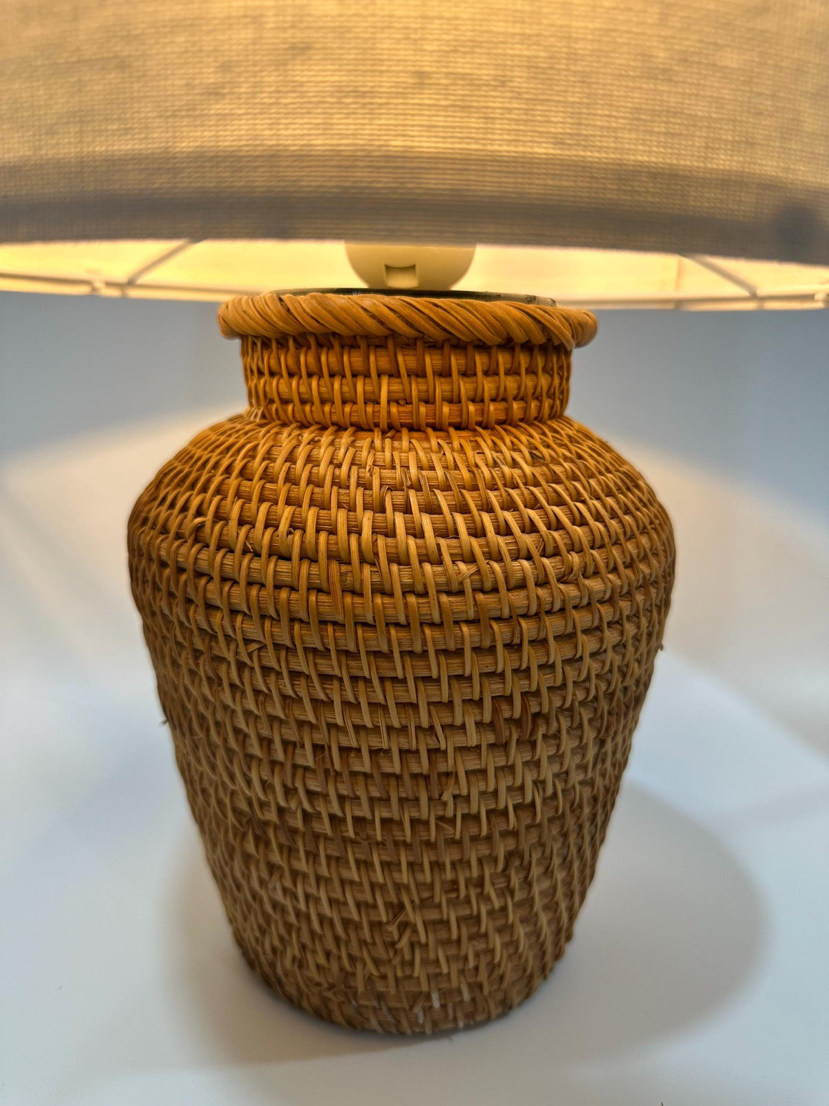 Handwoven Rattan Table Lamp with Warm Ambient Light – Handmade Natural Wicker Lamp, Timeless Cozy Decor