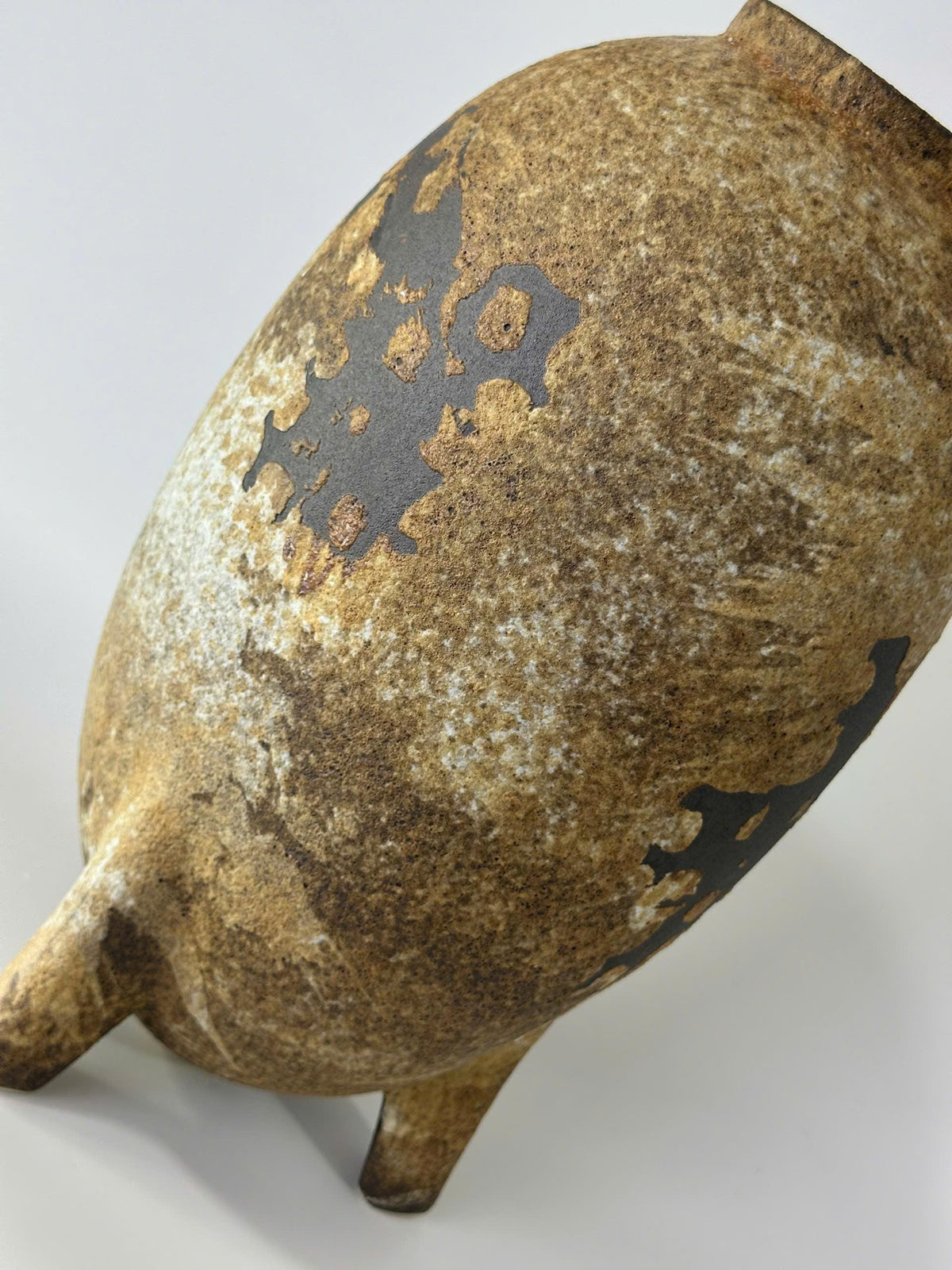 Elevate your home with this handmade ceramic lamp, featuring organic textures, warm tones, and a timeless artisan finish.